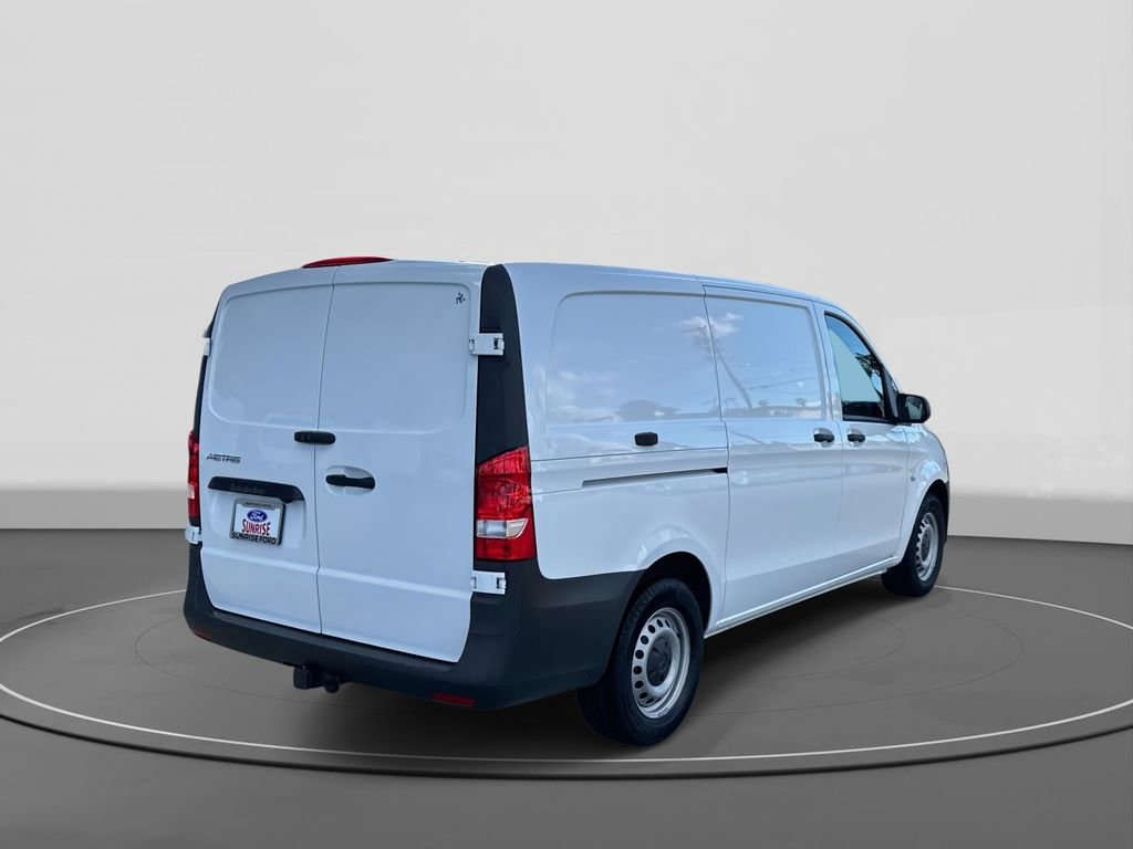 Used 2023 Mercedes-Benz Metris image 4