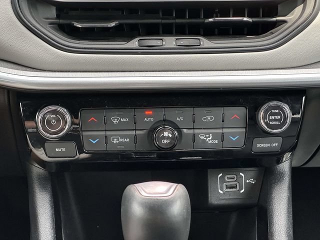 Used 2025 Jeep Compass Limited AWD/4WD image 17