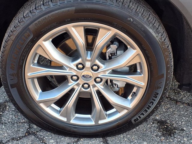 Certified 2023 Ford Explorer Limited w/ Limited Technology Package image 33