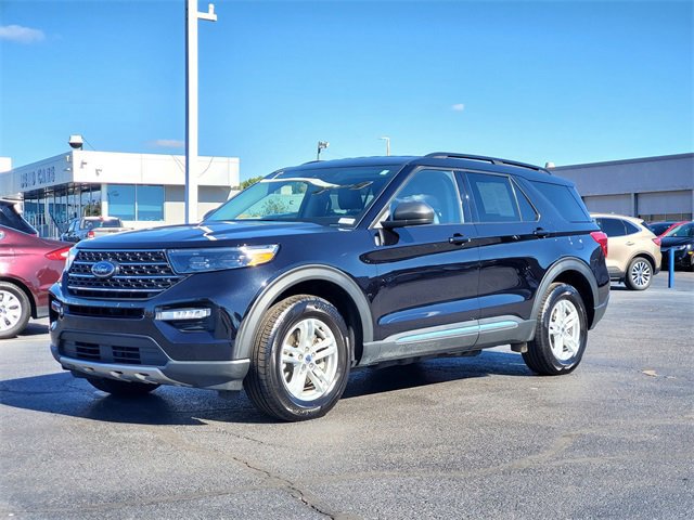 Certified 2022 Ford Explorer XLT w/ Equipment Group 202A image 2