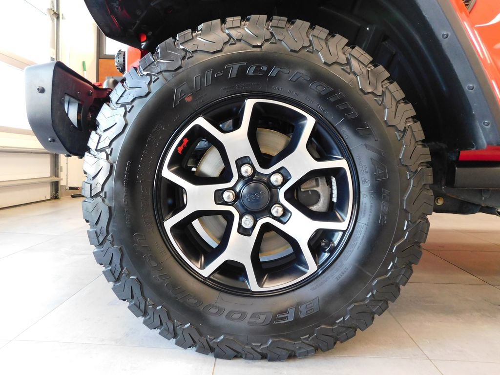 Used 2020 Jeep Wrangler Unlimited Rubicon w/ Dual Top Group AWD/4WD image 12