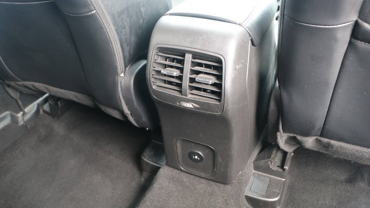 Certified 2025 Ford Escape ST-Line Select AWD/4WD image 16