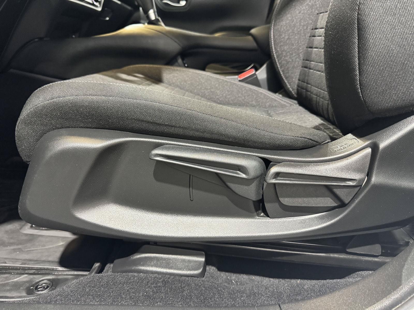 Used 2024 Honda HR-V LX image 19
