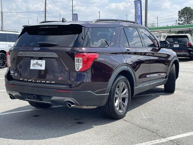 Certified 2022 Ford Explorer XLT w/ Equipment Group 202A image 3