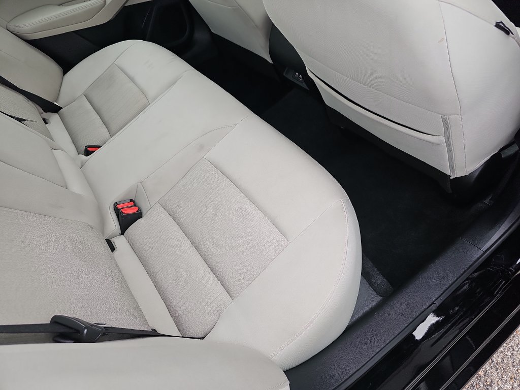Used 2025 Nissan Altima 2.5 SV FWD image 11