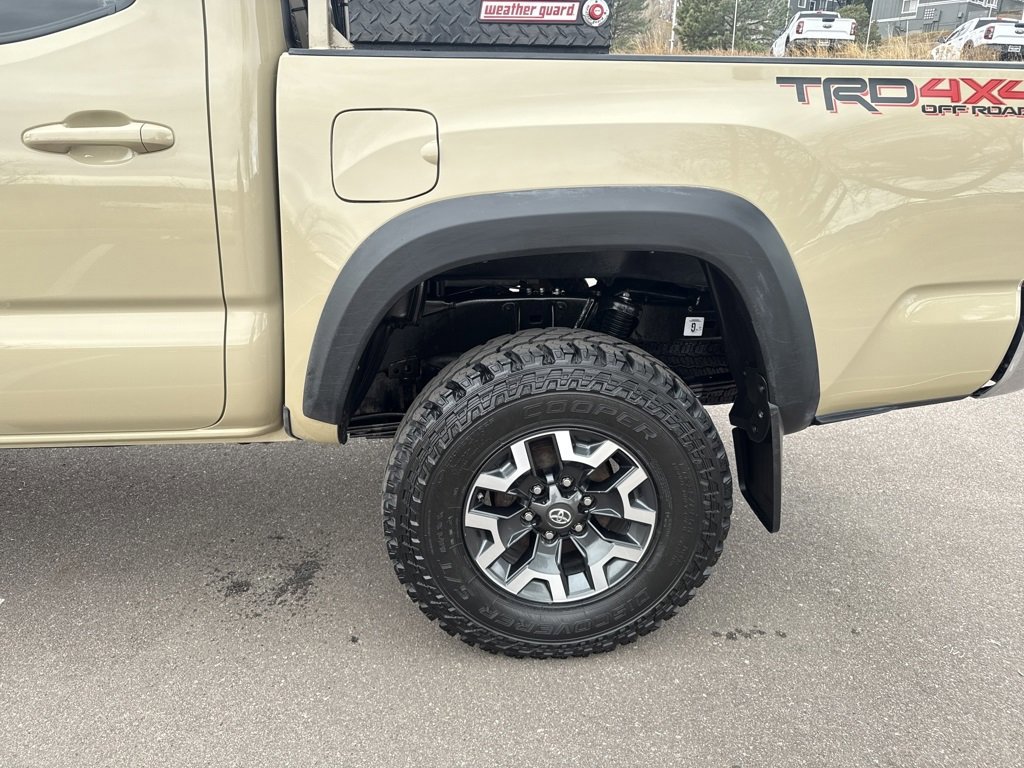 Used 2017 Toyota Tacoma TRD Off-Road image 36