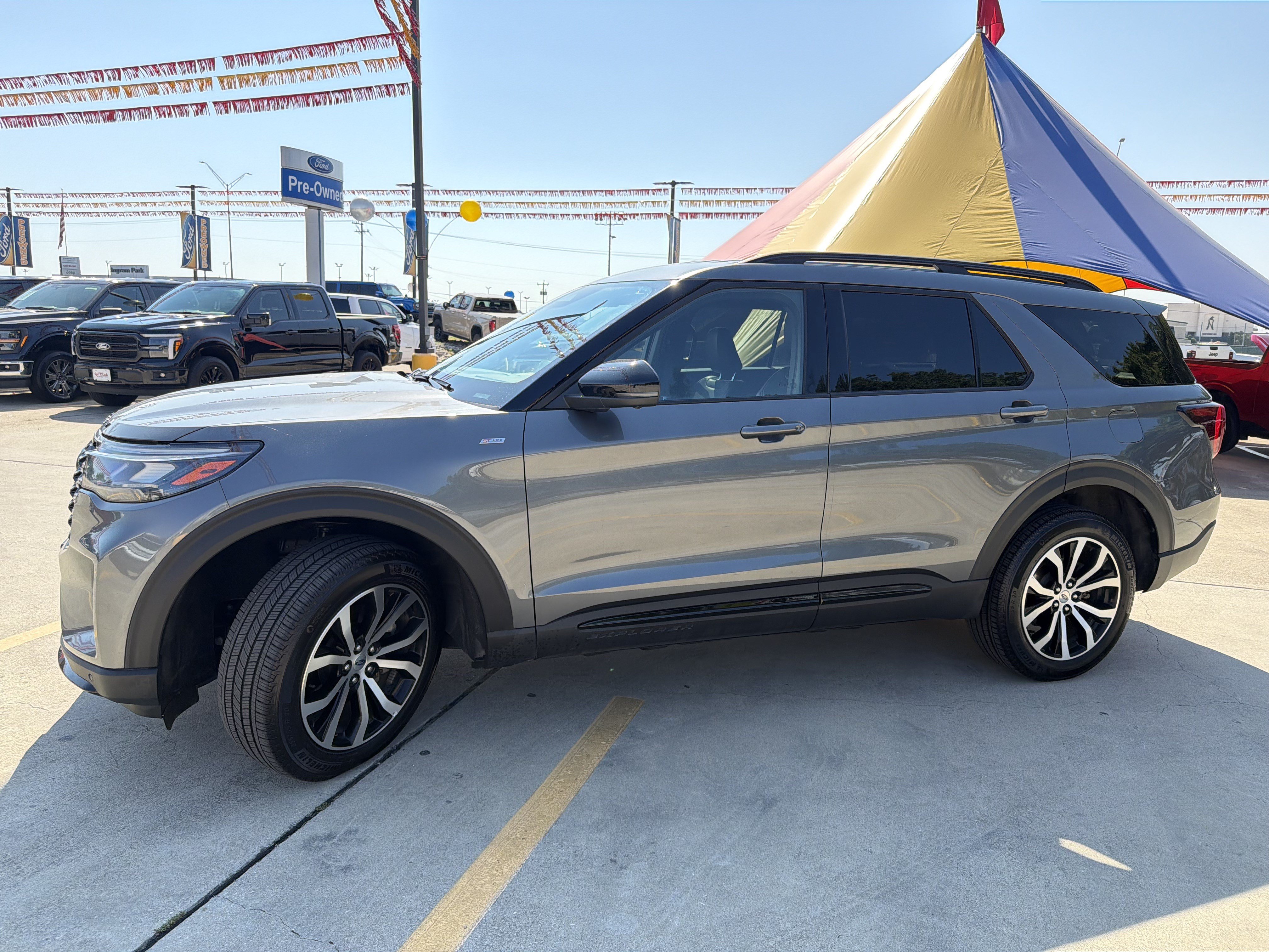 Certified 2025 Ford Explorer ST-Line AWD/4WD image 12