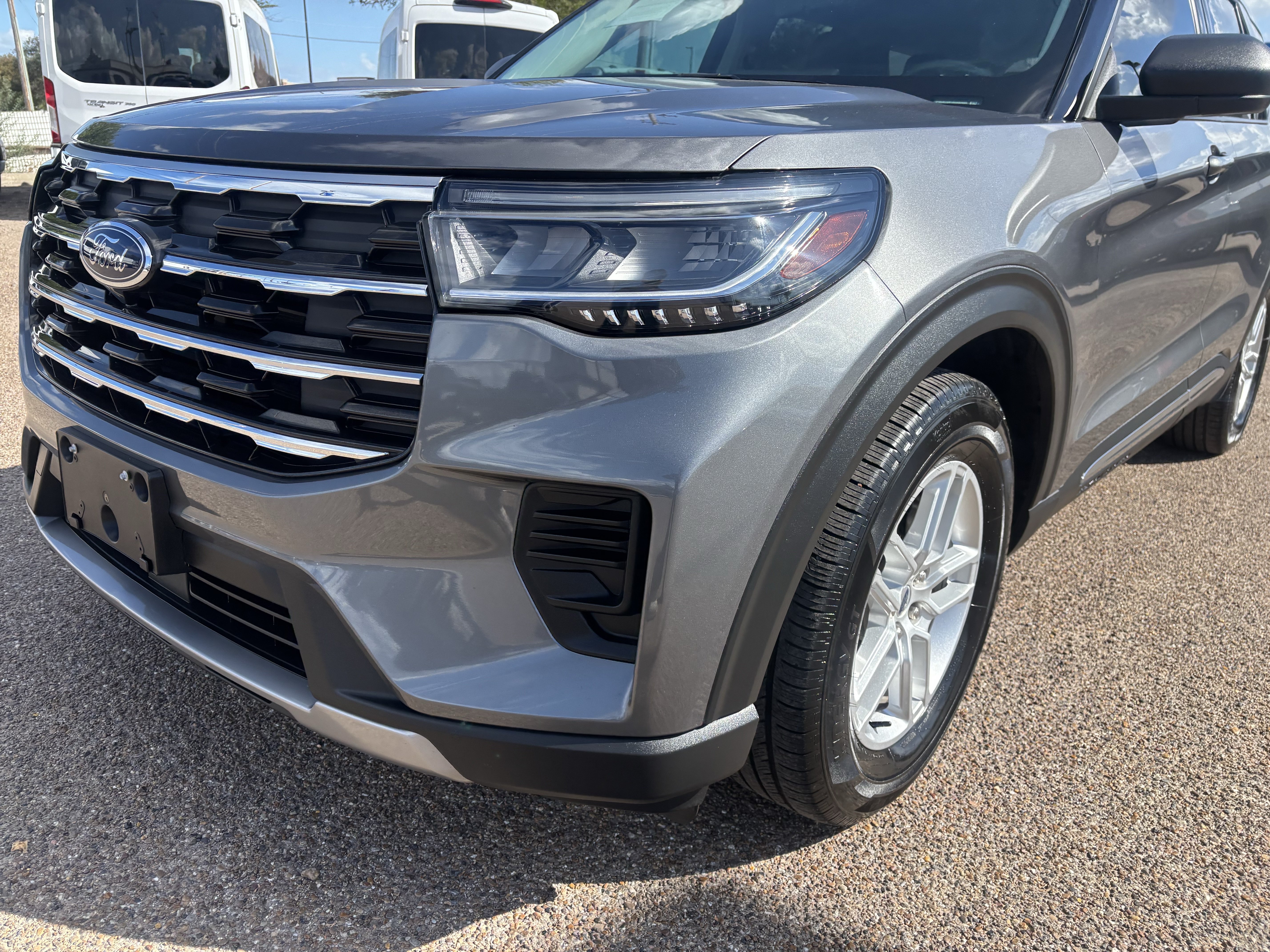 Certified 2025 Ford Explorer Active RWD image 7