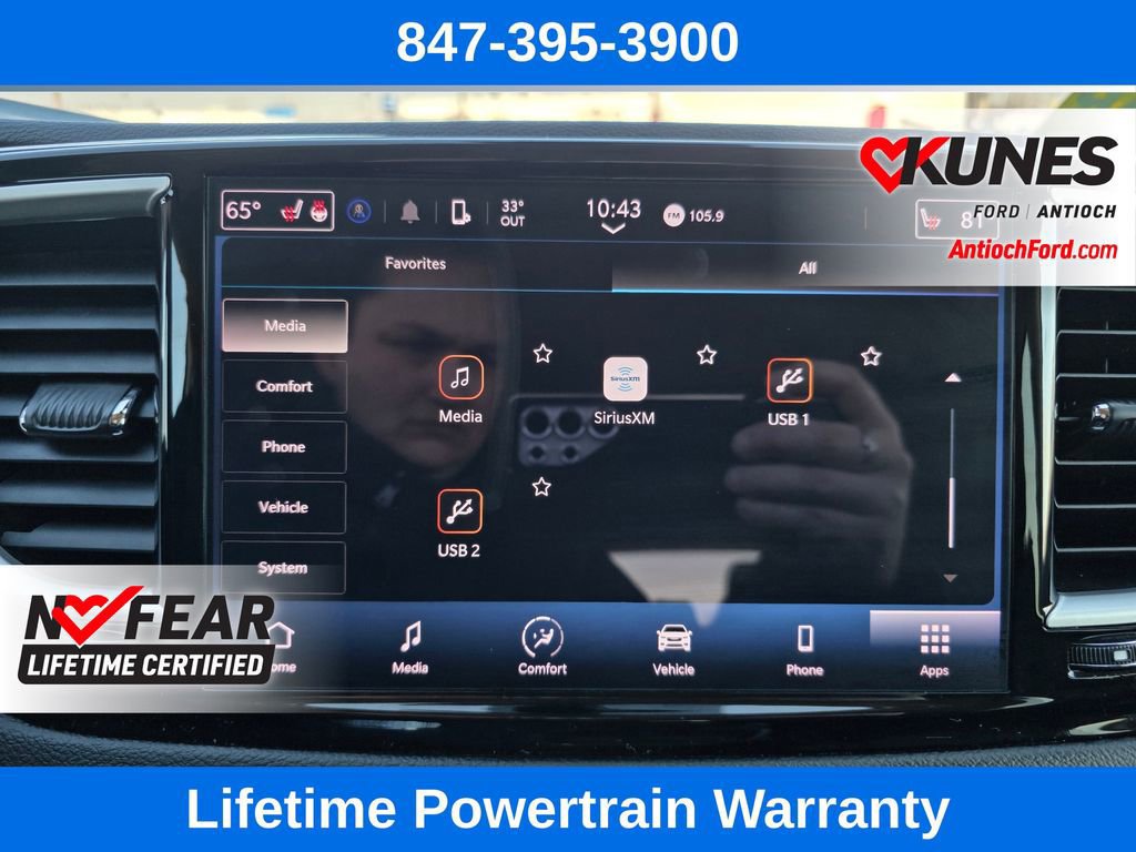 Used 2024 Chrysler Pacifica Touring-L image 53