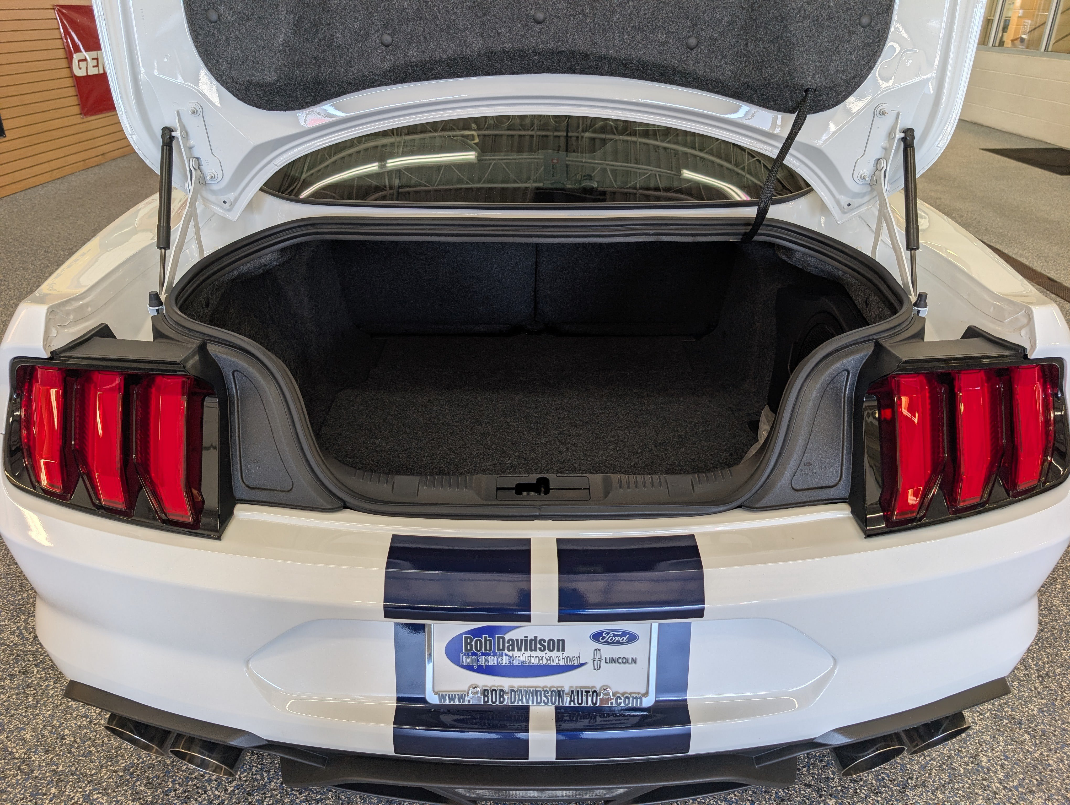 Certified 2020 Ford Mustang Shelby GT500 w/ Technology Package RWD image 14