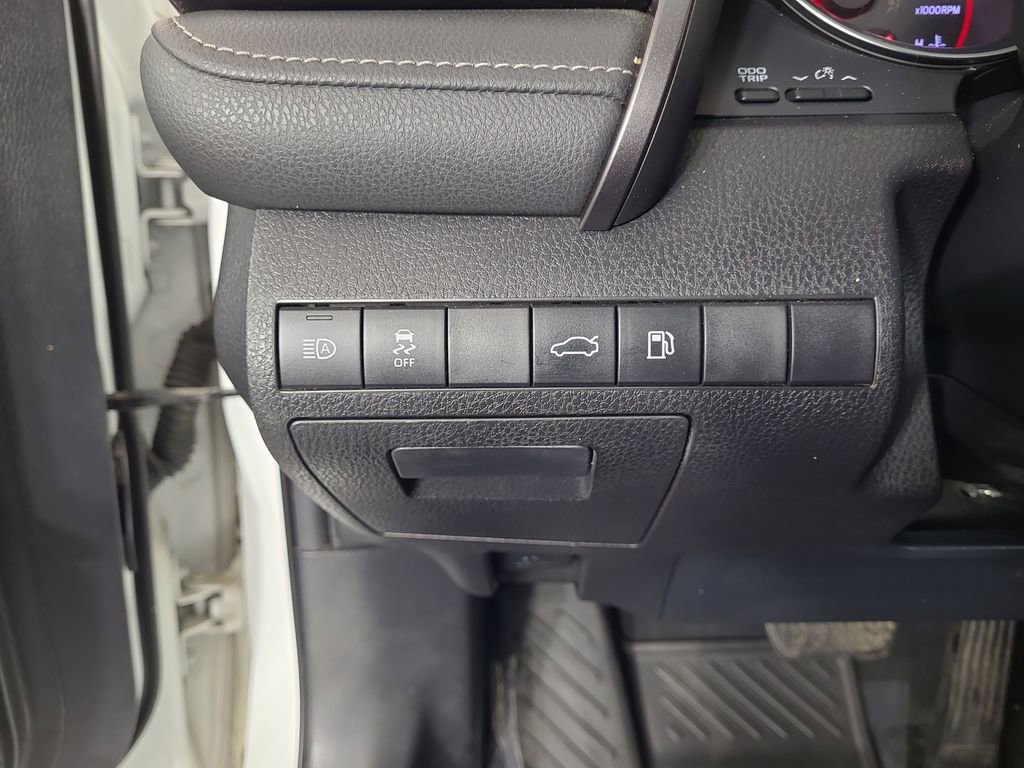 Used 2018 Toyota Camry XSE w/ Protection Package (Q2) FWD image 15