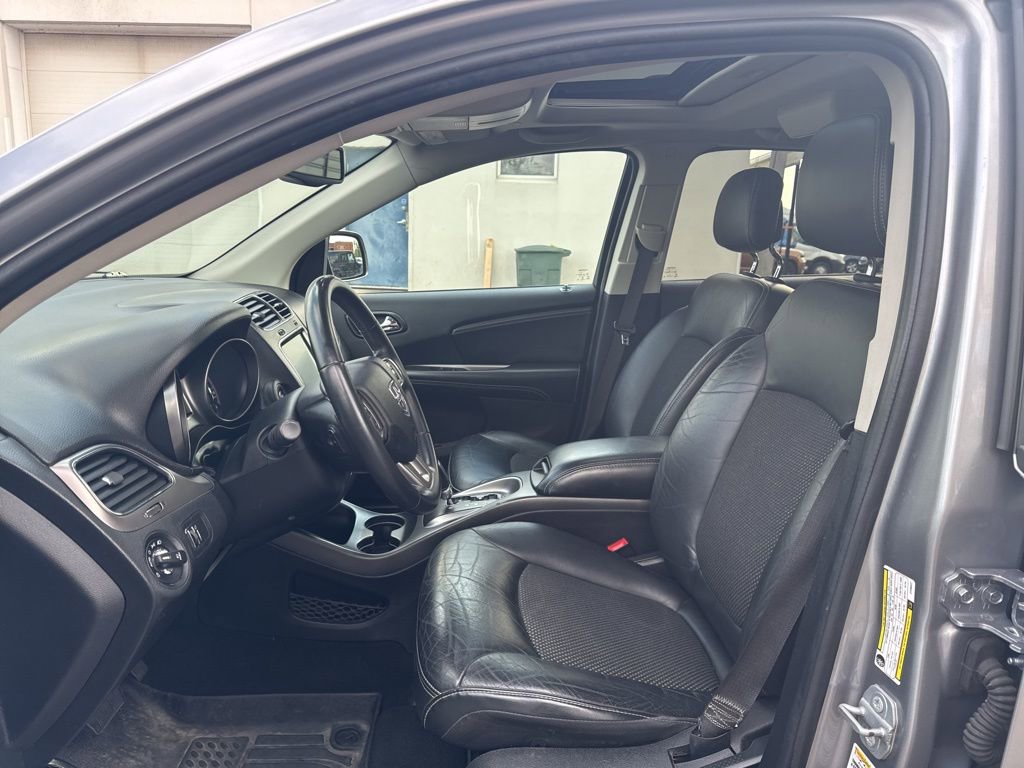 Used 2018 Dodge Journey Crossroad w/ Nav & Sun Group FWD image 10