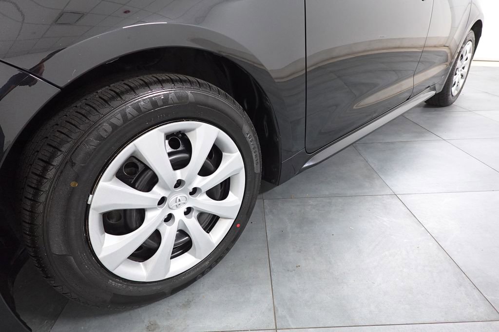 Used 2022 Toyota Corolla LE image 28