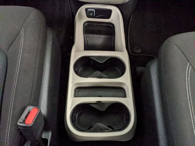 Used 2023 Chrysler Voyager LX image 8