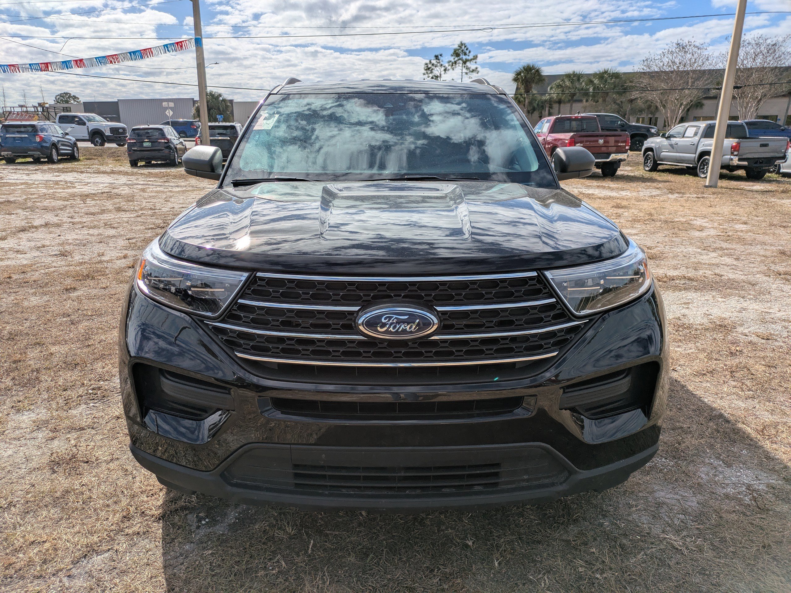 Certified 2024 Ford Explorer XLT AWD/4WD image 9