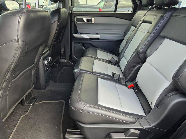 Certified 2022 Ford Explorer XLT w/ Equipment Group 202A RWD image 15