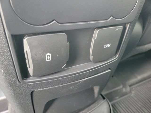 Certified 2022 Ford Explorer XLT w/ Equipment Group 202A AWD/4WD image 18