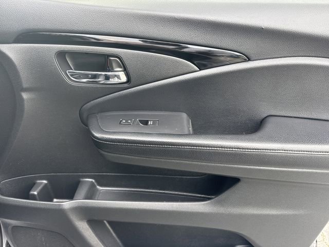 Used 2020 Honda Pilot Touring image 14