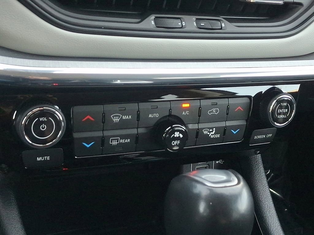 Used 2022 Jeep Compass Limited AWD/4WD image 16