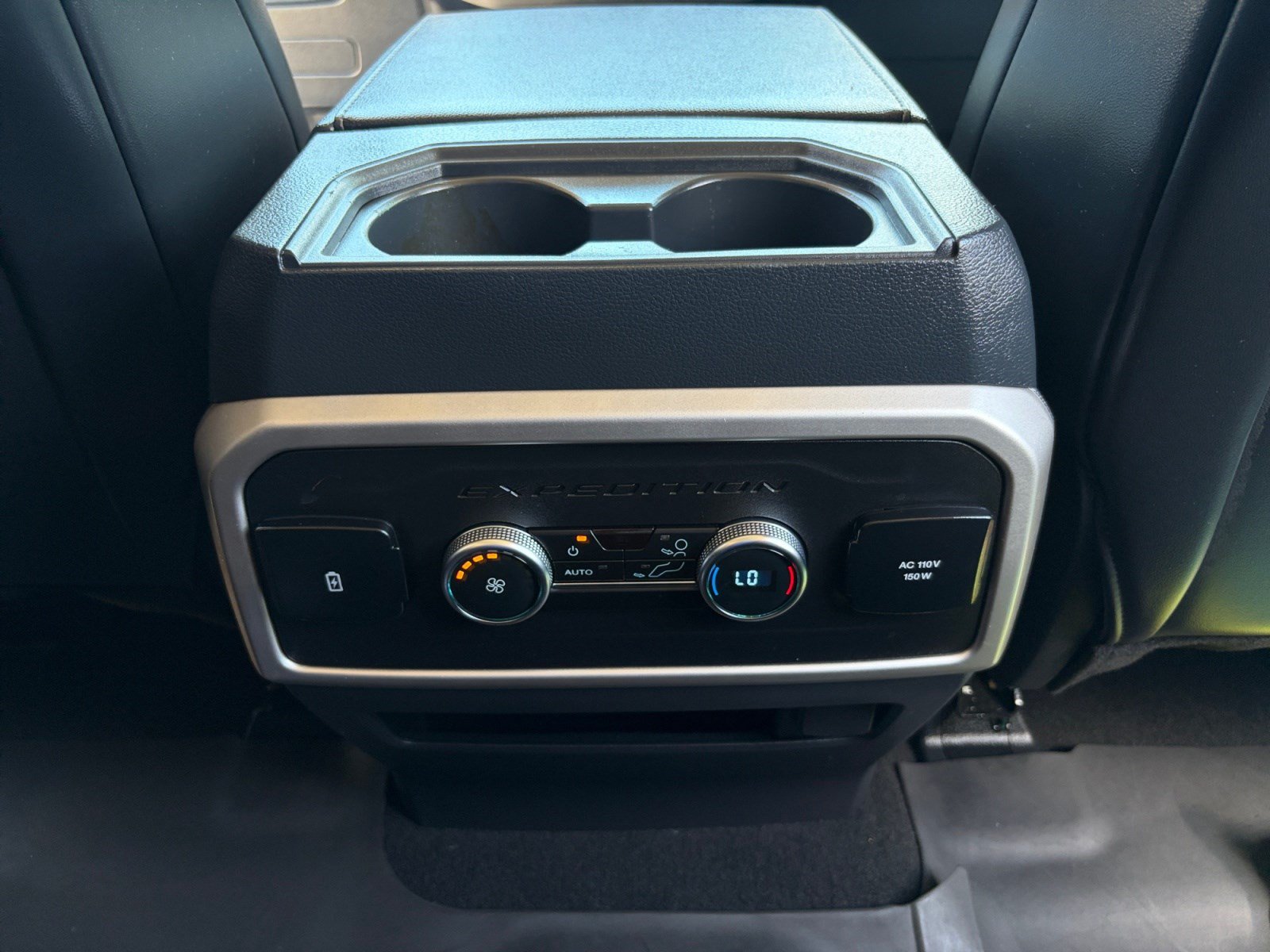 Certified 2024 Ford Expedition XLT RWD image 26