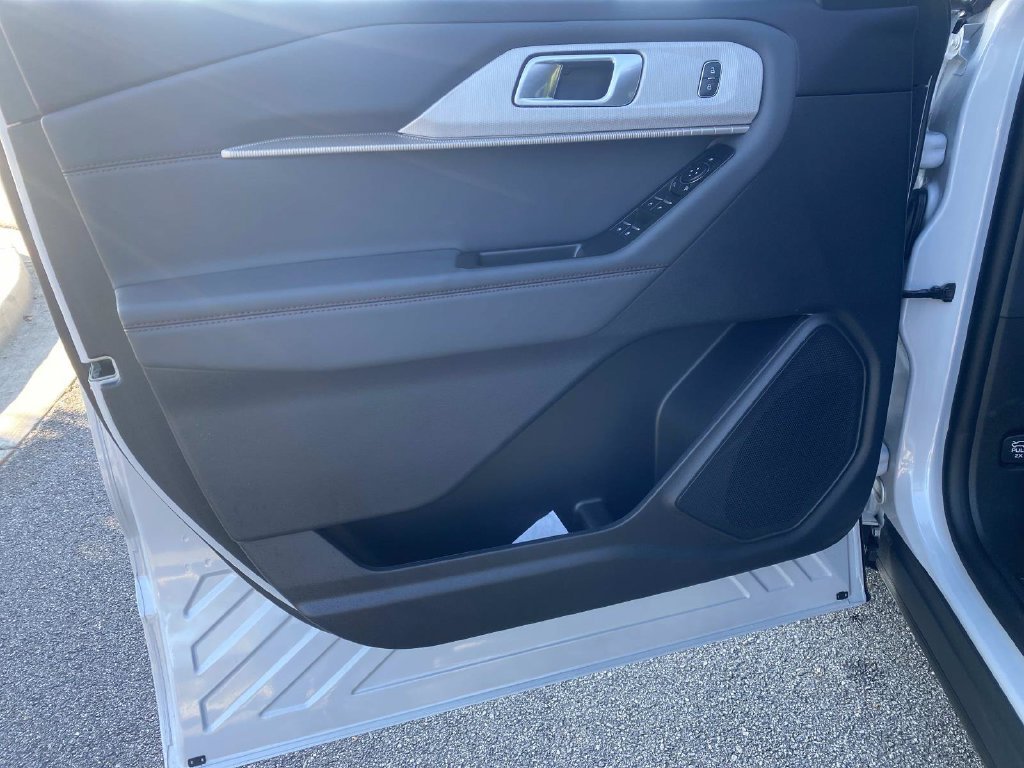Certified 2026 Ford Explorer Active w/ Active Comfort Package RWD image 17