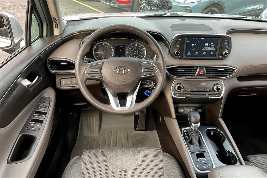 Used 2020 Hyundai Santa Fe SE image 4