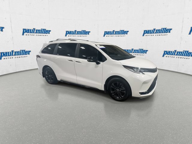 Used 2025 Toyota Sienna XSE w/ XSE Premium Package AWD/4WD image 13