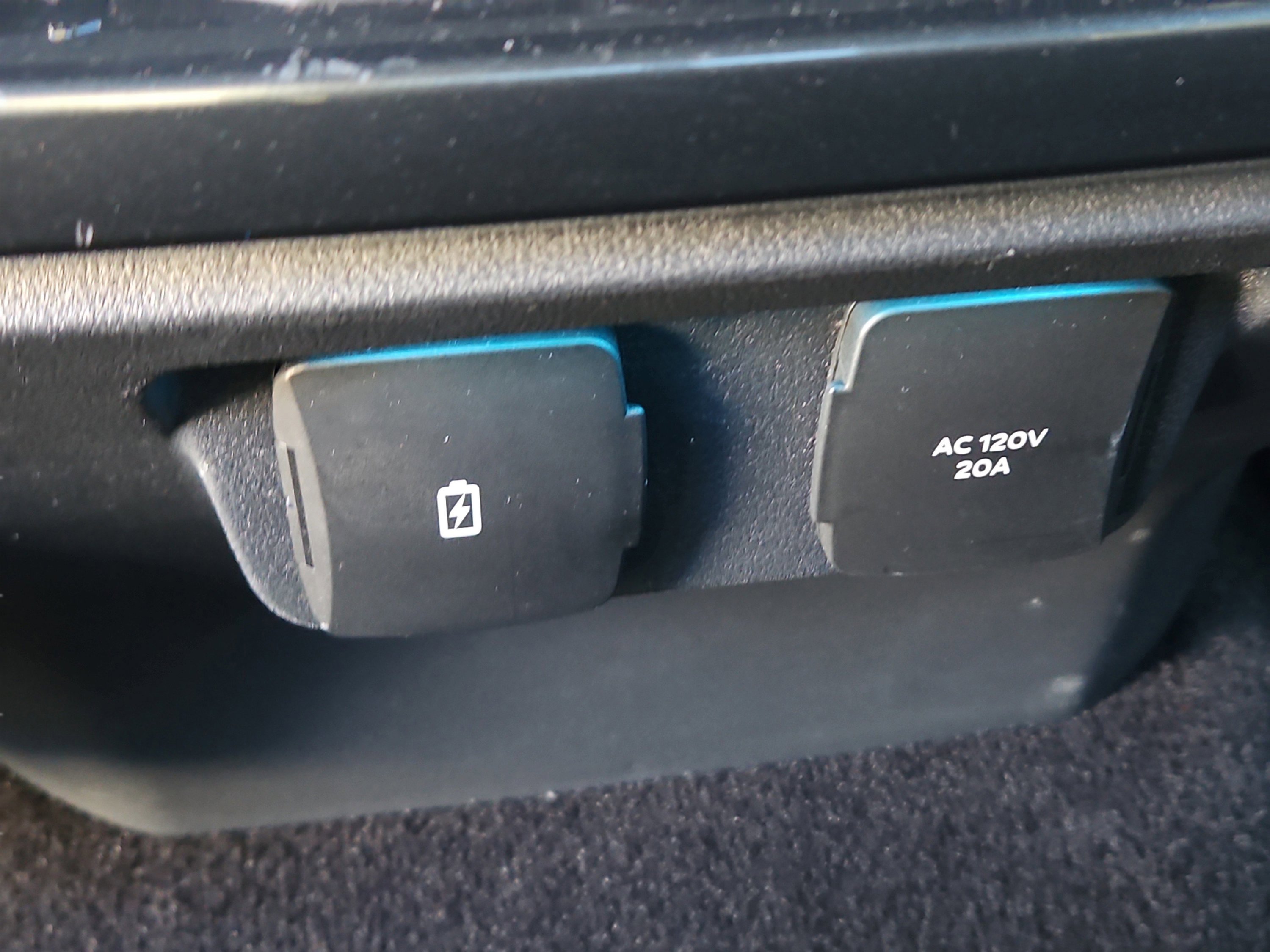 Certified 2022 Ford F150 XLT w/ Equipment Group 302A High image 19