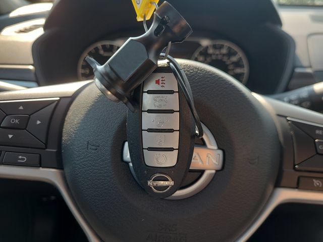 Used 2025 Nissan Altima 2.5 SV FWD image 32