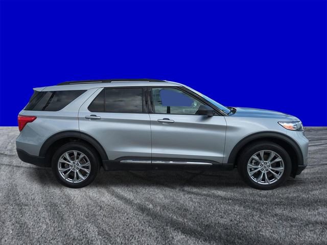 Certified 2021 Ford Explorer XLT w/ Equipment Group 202A AWD/4WD image 3