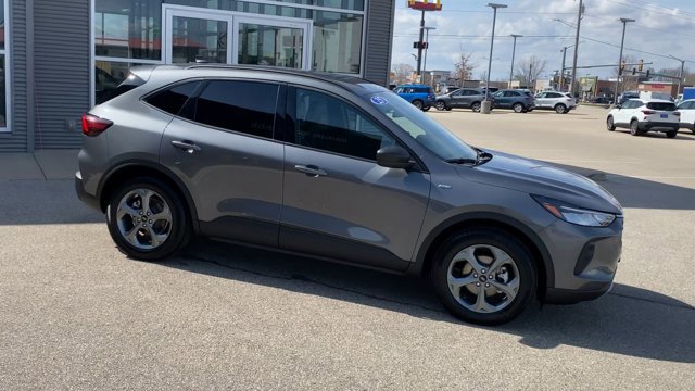 Certified 2025 Ford Escape ST-Line w/ Cold Weather Package FWD image 3