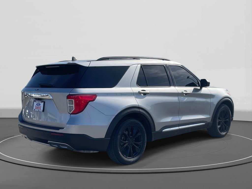 Certified 2021 Ford Explorer XLT w/ Equipment Group 202A image 4