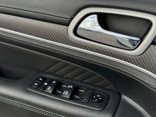 Used 2019 Jeep Grand Cherokee SRT image 27