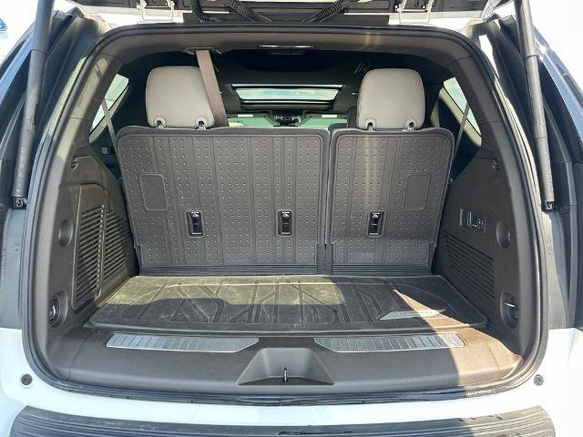 Used 2024 Chevrolet Tahoe Z71 w/ Luxury Package AWD/4WD image 22