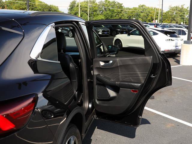 Certified 2025 Ford Escape Platinum AWD/4WD image 30