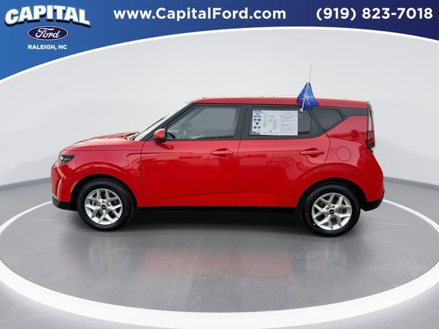 Used 2025 Kia Soul LX w/ LX Technology Package image 3