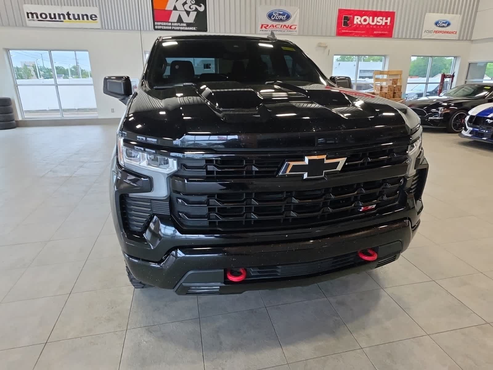 Used 2022 Chevrolet Silverado 1500 LT Trail Boss AWD/4WD image 3