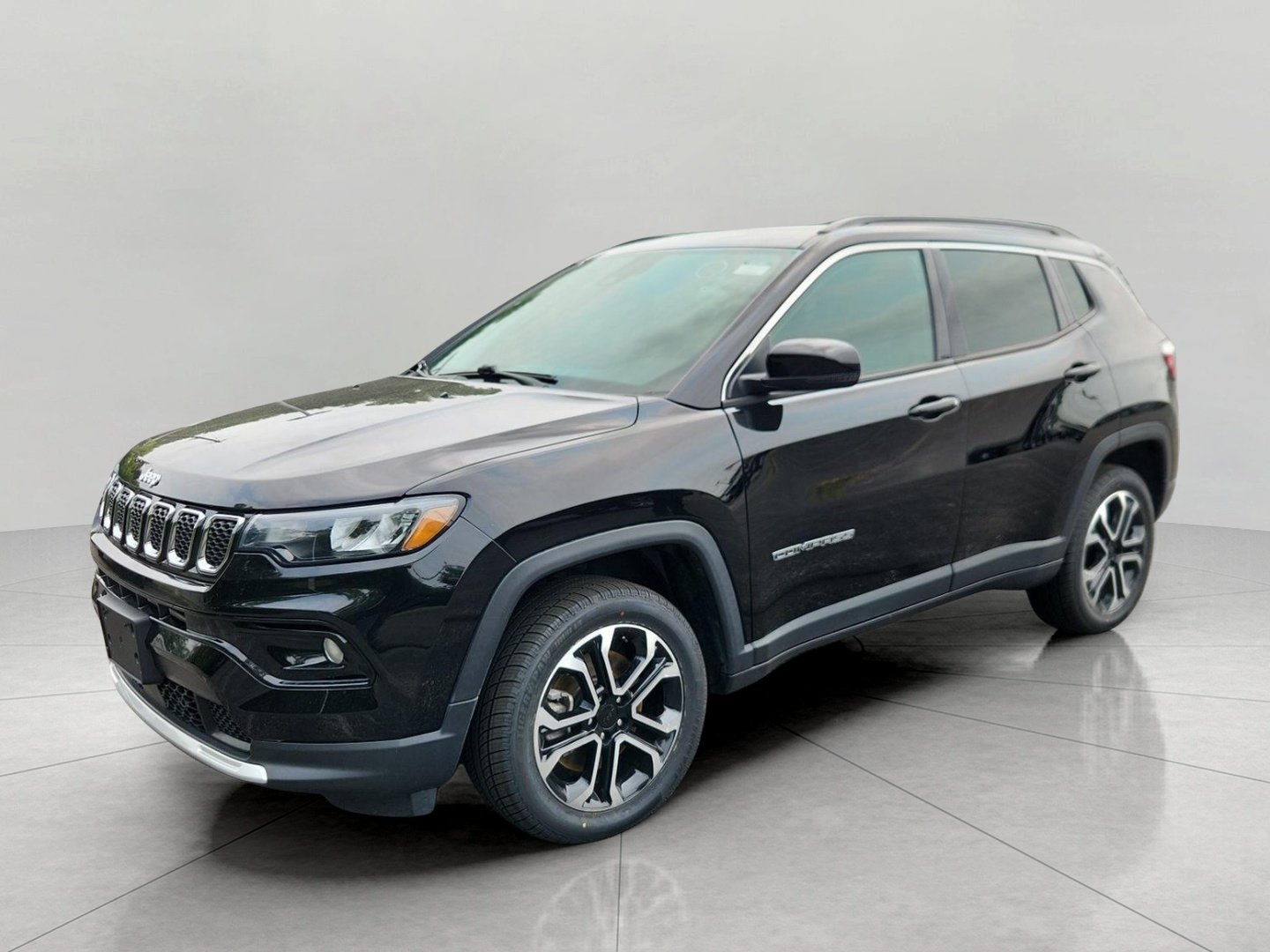 Used 2023 Jeep Compass Limited w/ Sun and Sound Group AWD/4WD image 3