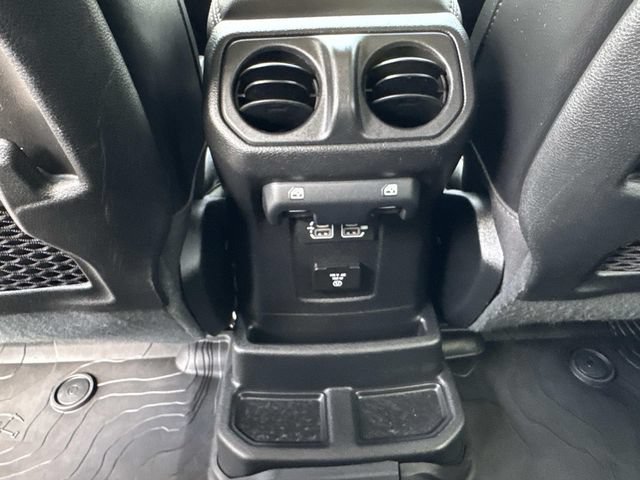 Used 2020 Jeep Wrangler Unlimited Rubicon AWD/4WD image 16
