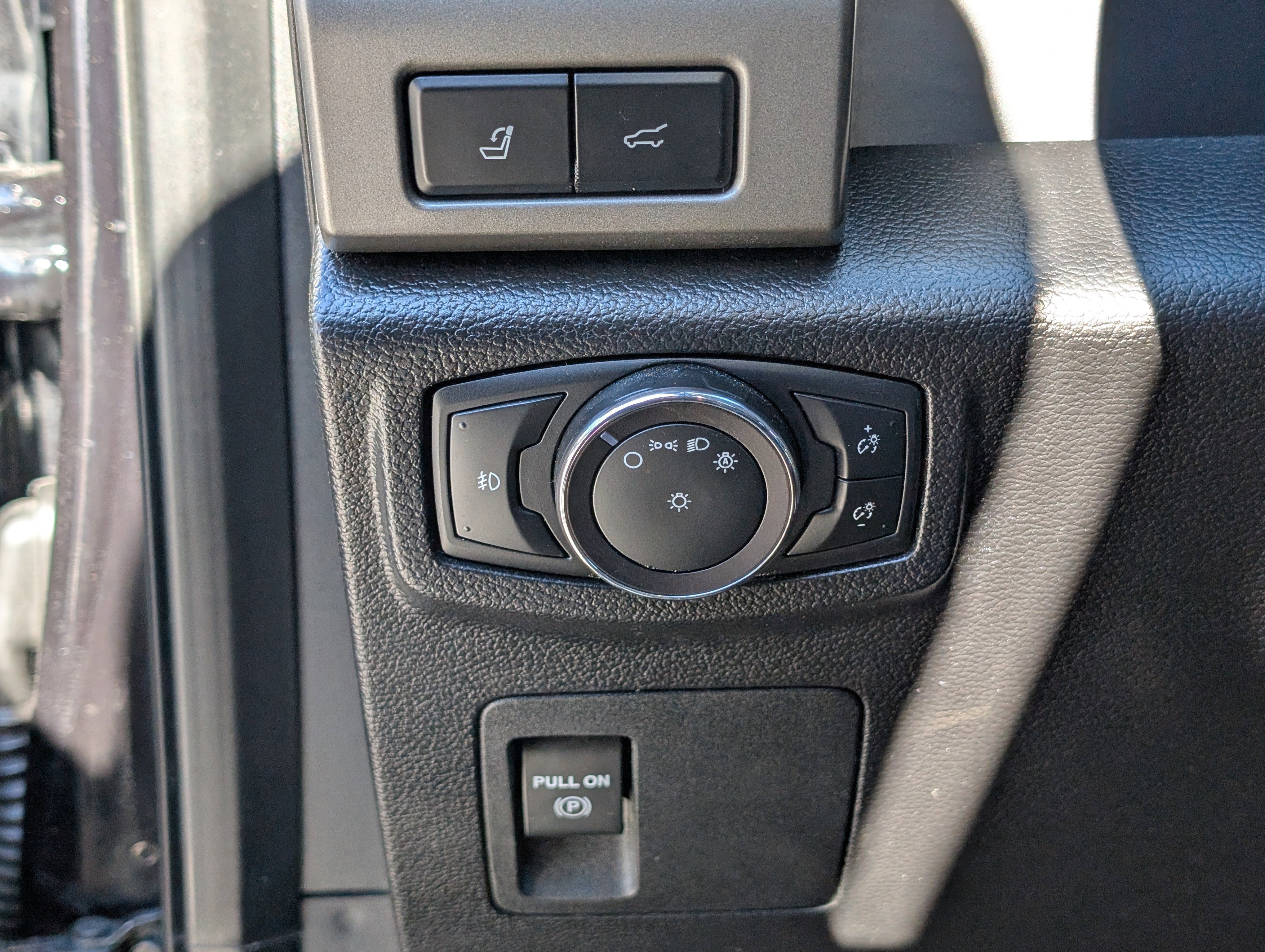 Certified 2020 Ford Expedition XLT w/ Equipment Group 202A image 25