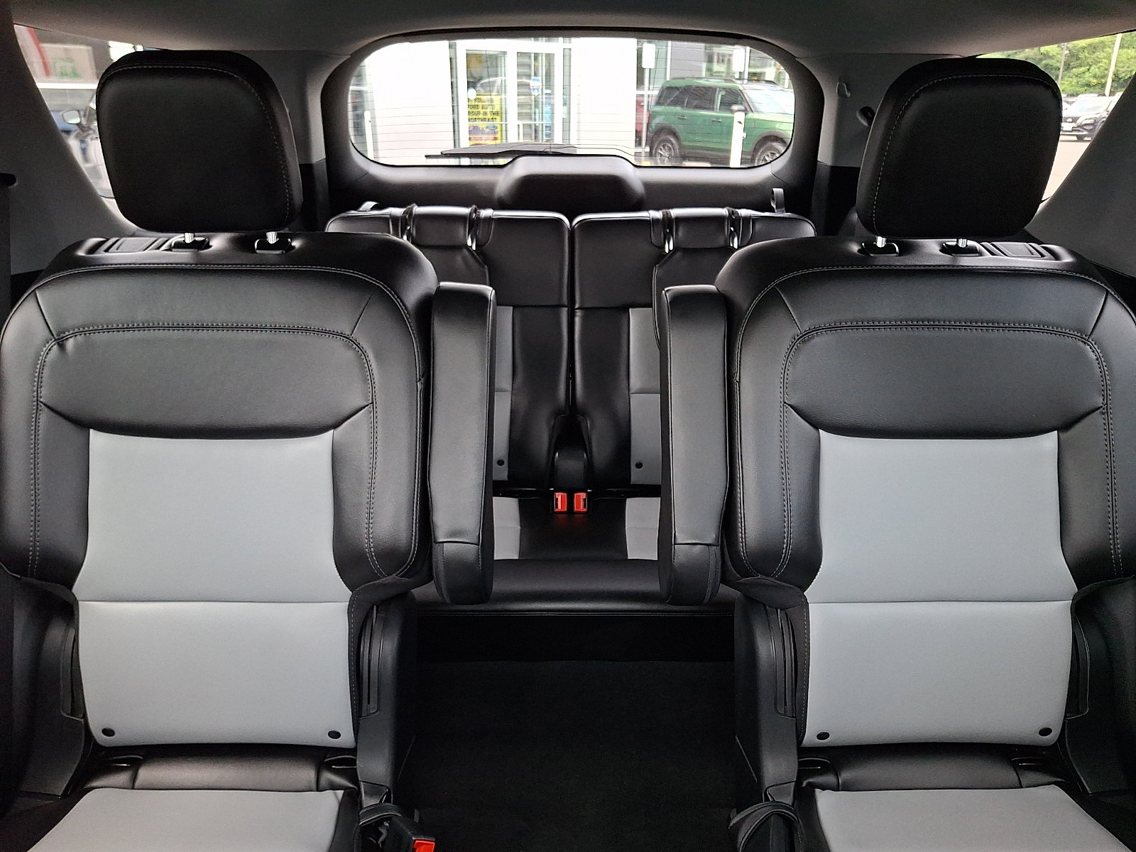 Certified 2023 Ford Explorer XLT w/ Equipment Group 202A AWD/4WD image 19