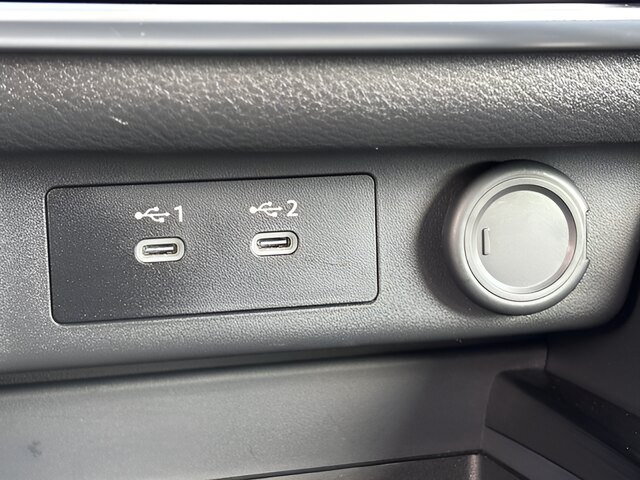 Used 2025 Nissan Rogue S AWD/4WD image 11
