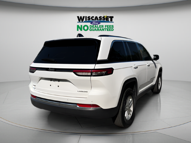 Used 2023 Jeep Grand Cherokee Laredo AWD/4WD image 27