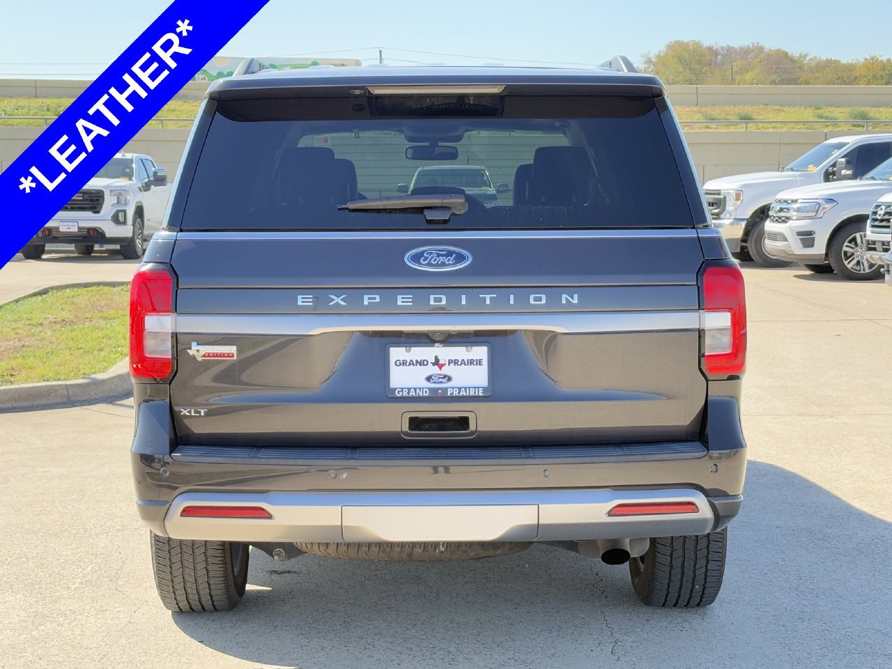 Certified 2022 Ford Expedition XLT RWD image 8