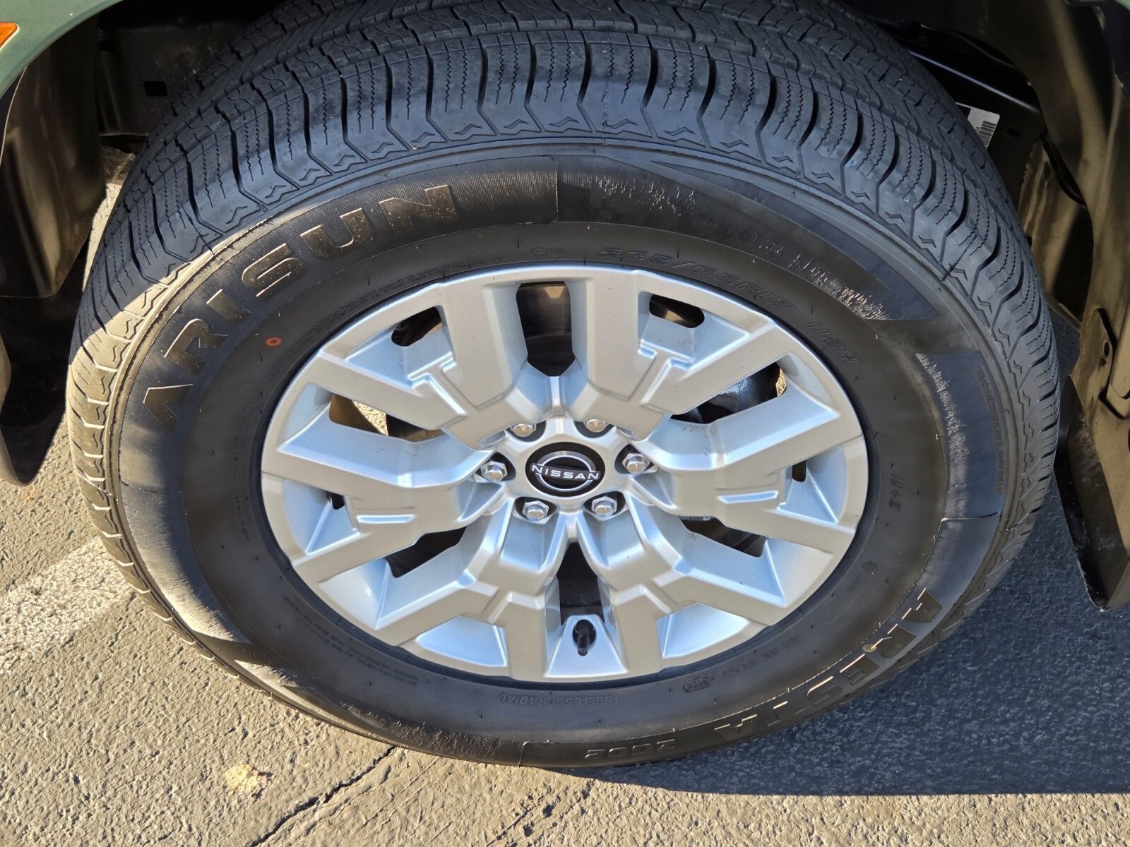 Used 2022 Nissan Frontier SV image 9