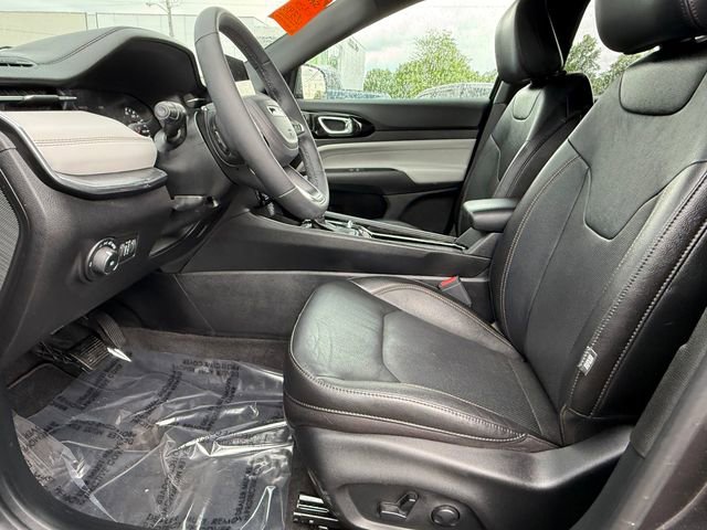 Used 2023 Jeep Compass Limited AWD/4WD image 19