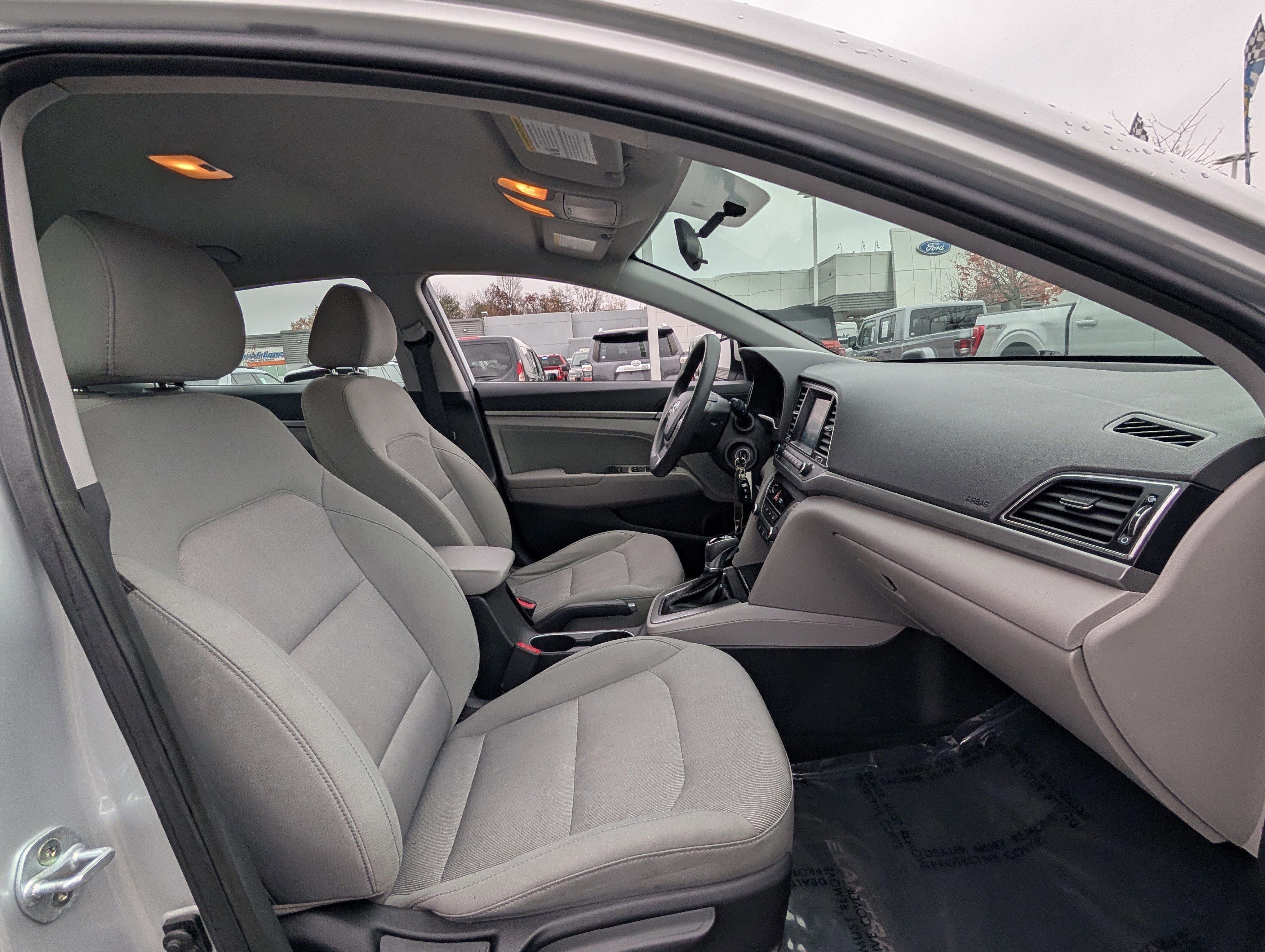 Used 2017 Hyundai Elantra SE image 10