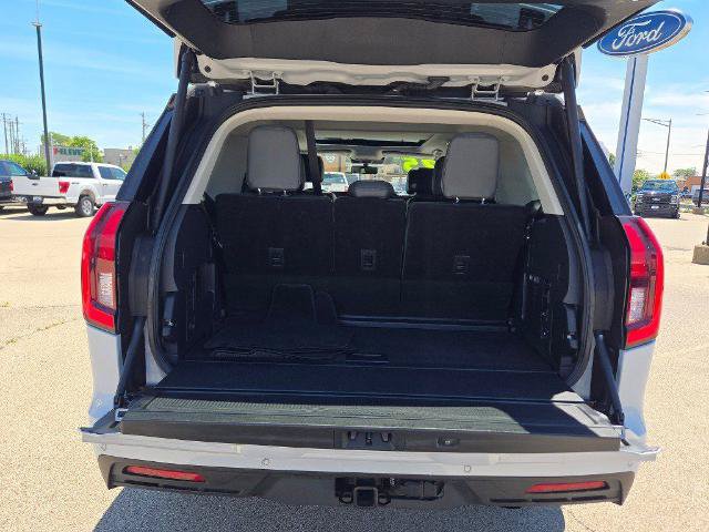 Certified 2025 Ford Expedition Active AWD/4WD image 18