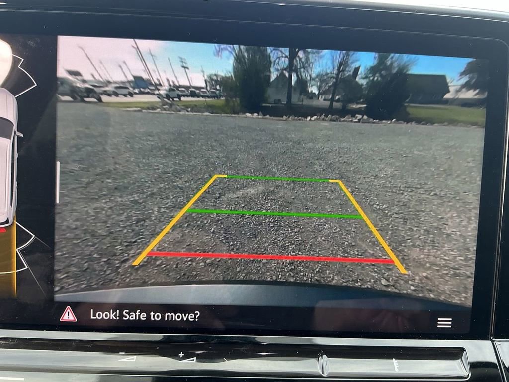 Used 2024 Volkswagen Atlas SE image 16