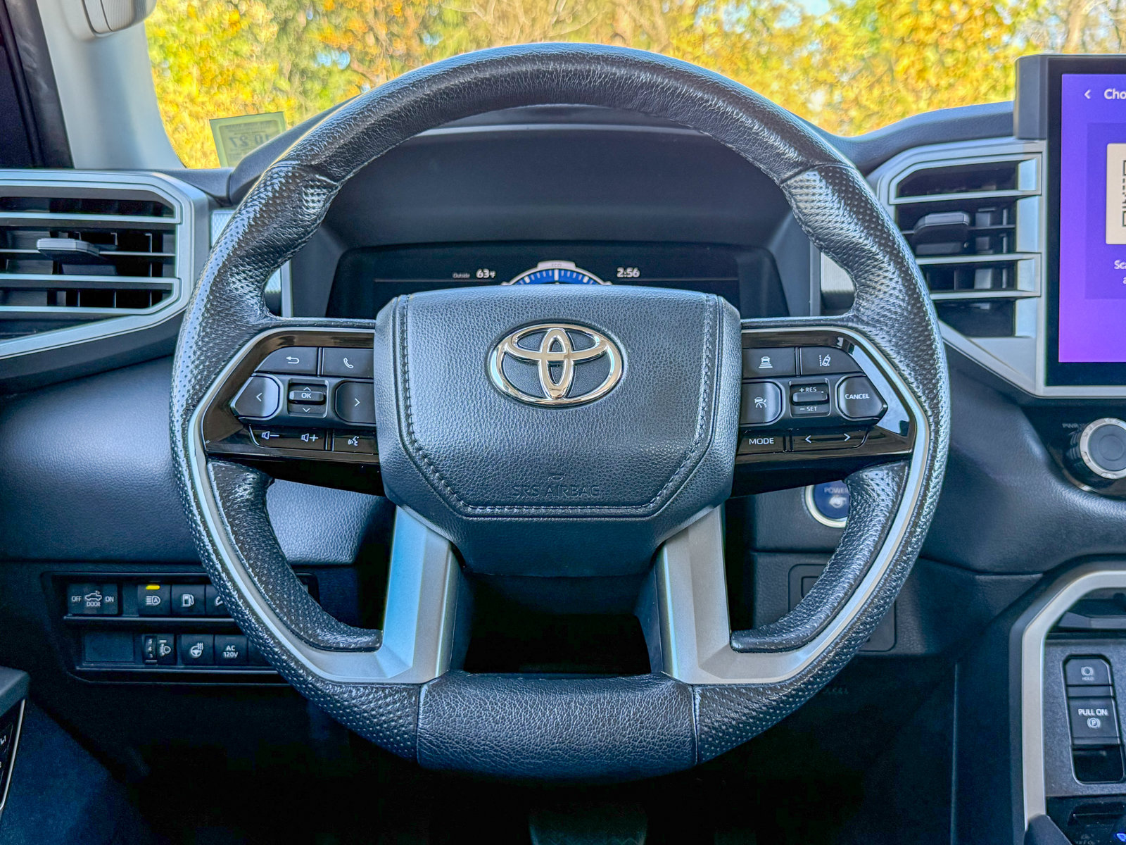 Used 2023 Toyota Tundra Limited w/ Power Package AWD/4WD image 35